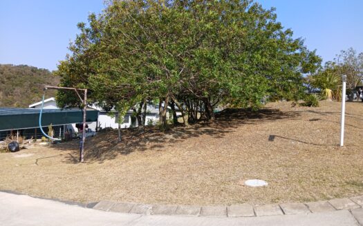 CORNER STAND FOR SALE IN CLUB MARINA