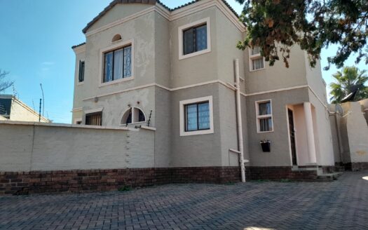 UNLOCK THE POTENTIAL OF THIS THREE-BEDROOM DOUBLE STOREY GEM IN JORDAAN PARK