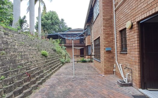 3 Bedroom, 2 Bathroom unit in Faerie Glen