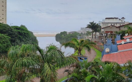 3 Bedroom Apartment overlooking the Margate Lagoon