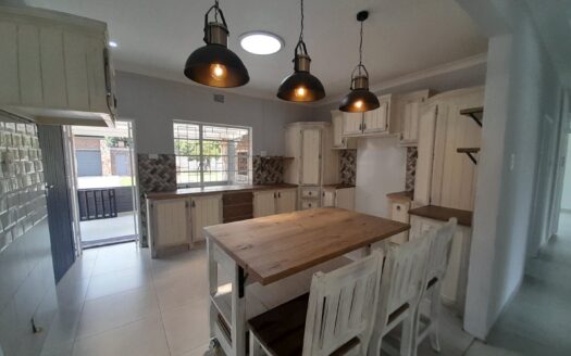 Renovated to Perfection – A Move-In Ready Three-Bedroom Family Haven in Heidelberg
