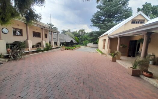 Bargain of the Year Investment – Rare Victorian Gem PLUS Income-Generating Cottage on a Massive 2 106m² Stand PLUS massive 2 106m² vacant stand, positioned right in Heidelberg Central