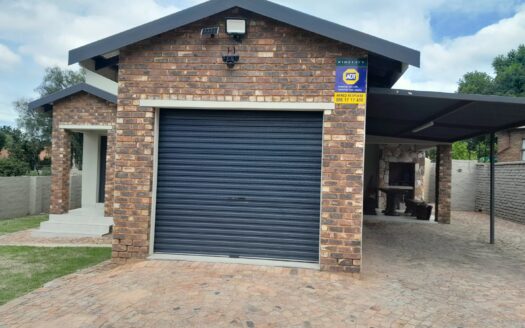 MODERN THREE-BEDROOM FAMILY HOME IN UPPER RENSBURG