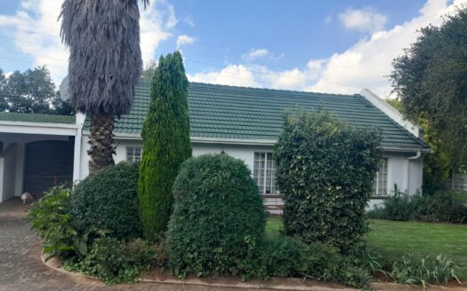 Welcoming Bergsig Three-Bedroom Townhouse with Pool and Garden