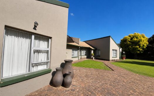 Immaculate Four bedroom family home with Two Granny Flats, Pool and Entertainment Area on a large 1200m² stand