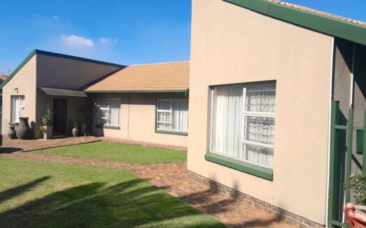 Immaculate Four bedroom family home with Two Granny Flats, Pool and Entertainment Area on a large 1200m² stand