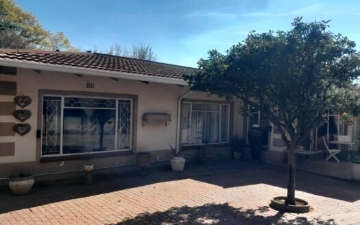 Exceptional Three-bedroom Home with two Income-Generating Flatlets on a large 1 329m² stand. Potential Property for Student Accommodation!