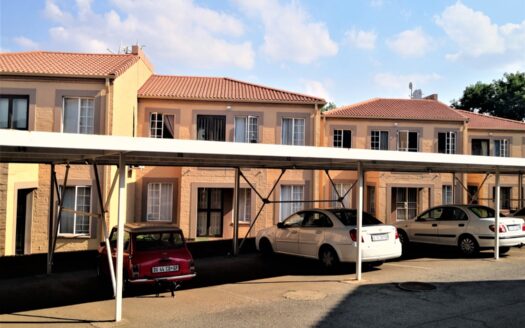 MODERN TWO BEDROOM FIRST FLOOR APARTMENT IN JORDAAN PARK.