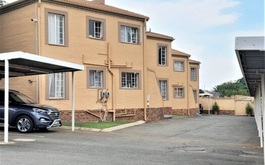 MODERN TWO BEDROOM FIRST FLOOR APARTMENT IN JORDAAN PARK.