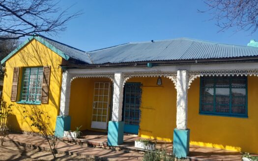 Charming Golden Oldie Filled with Character in a Quiet Cul-de-Sac – Lower Rensburg