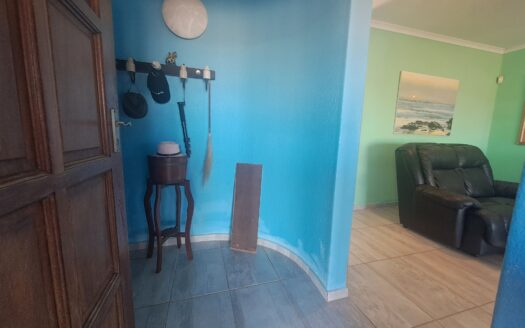 3 Bedroom House with sea view in Glenmore BEACH/kZN