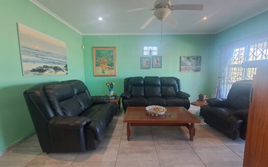 3 Bedroom House with sea view in Glenmore BEACH/kZN