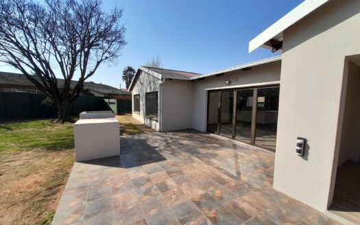 STUNNING NEWLY RENOVATED THREE-BEDROOM FAMILY HOME ON A LARGE 1478m² STAND IN HEIDELBERG