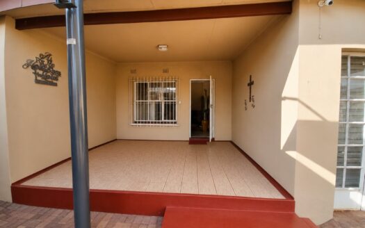 Charming 2½-Bedroom Home in a Secure Heidelberg Central Complex